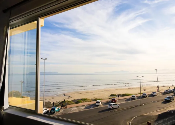 Romilly 32 Beachfront