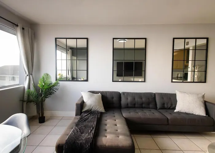Romilly 32 Beachfront