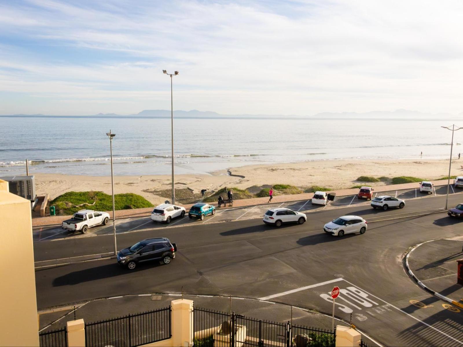 Romilly 32 Beachfront Apartment